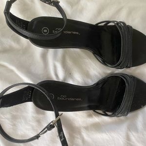 Black strappy kitten heels sandal size 8